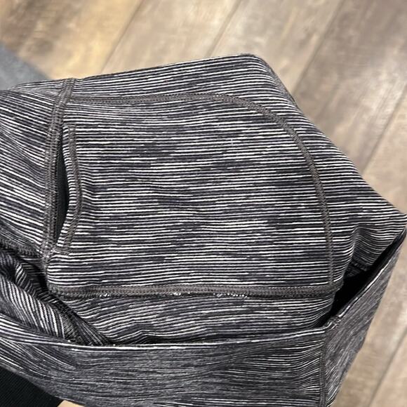 Bundle of 2 Lululemon Women's Wunder Under Hi-Rise 7/8 Tight 25" Size 8 - Picture 11 of 12